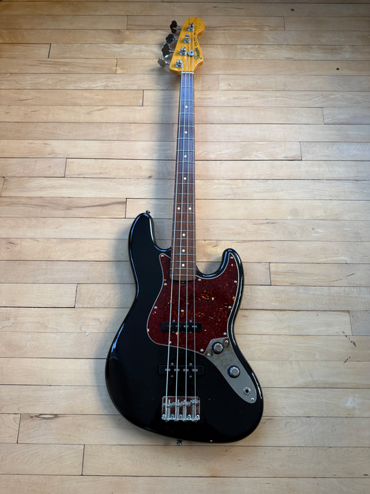 2011 Fender AVRI '62 Stacked Knob Jazz Bass Guitar in Black