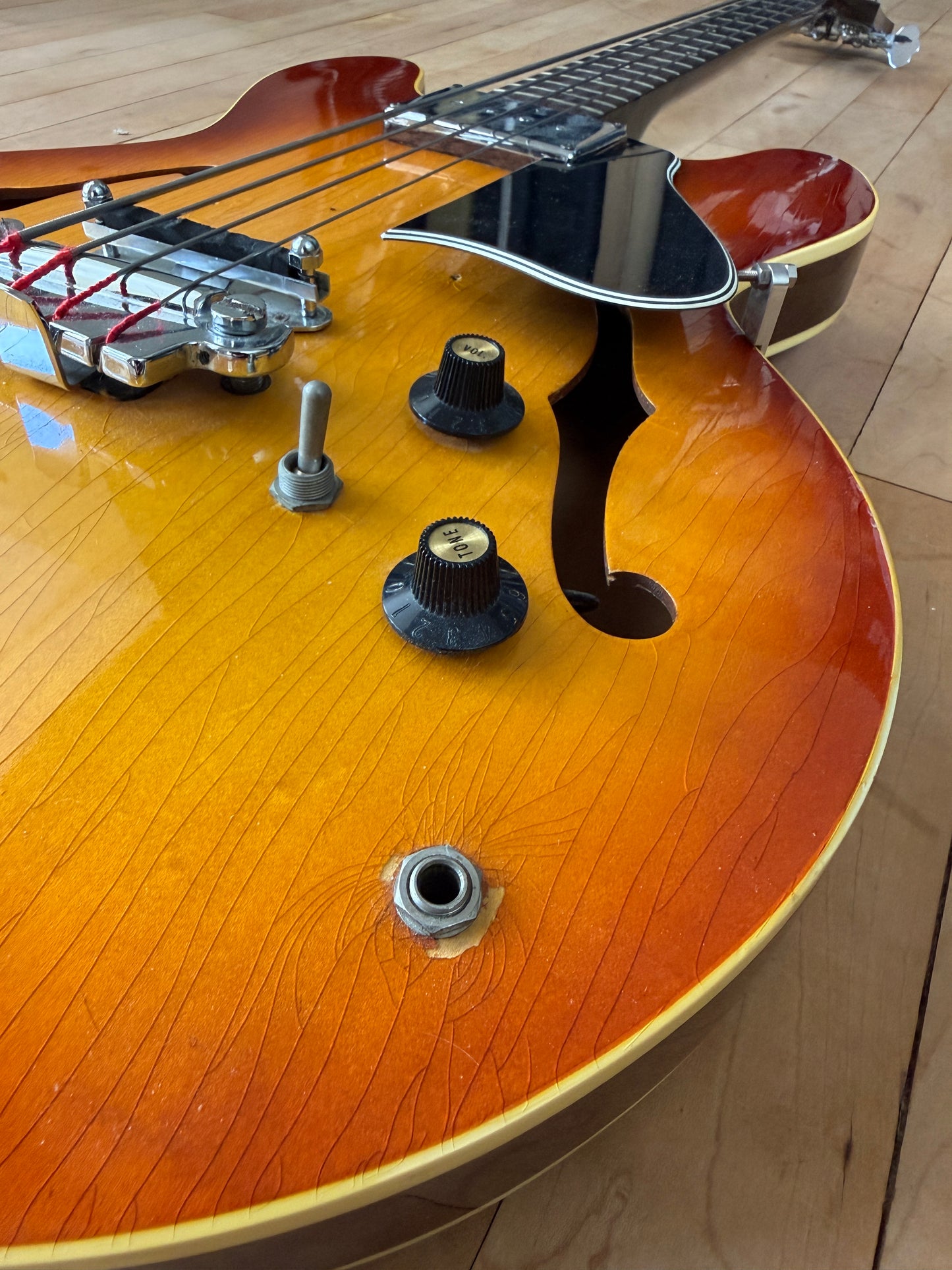 1967 Gibson EB2 Bass Guitar Sunburst - Vintage Bass Room