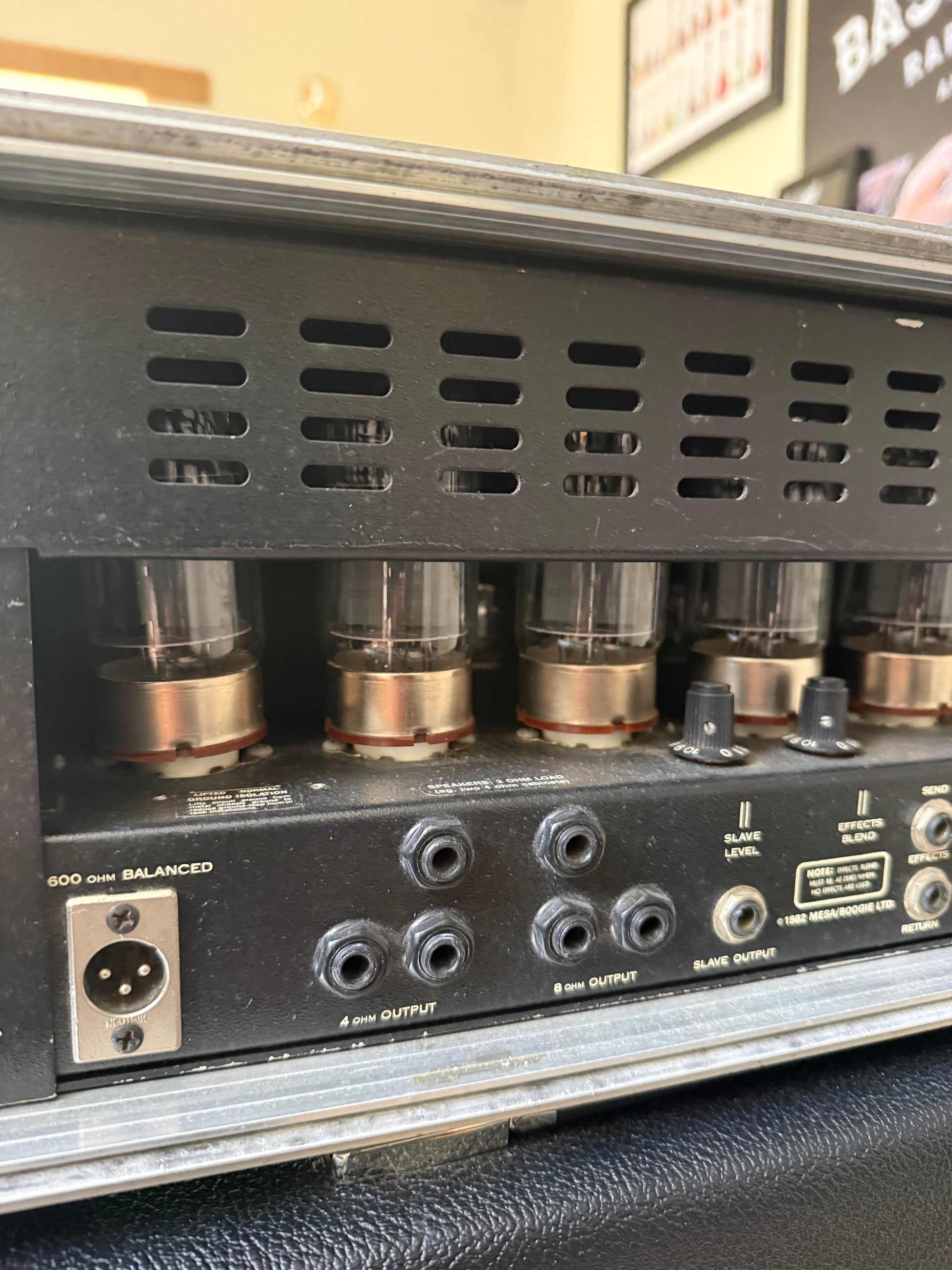 Mesa Boogie 400 - Vintage Bass Room