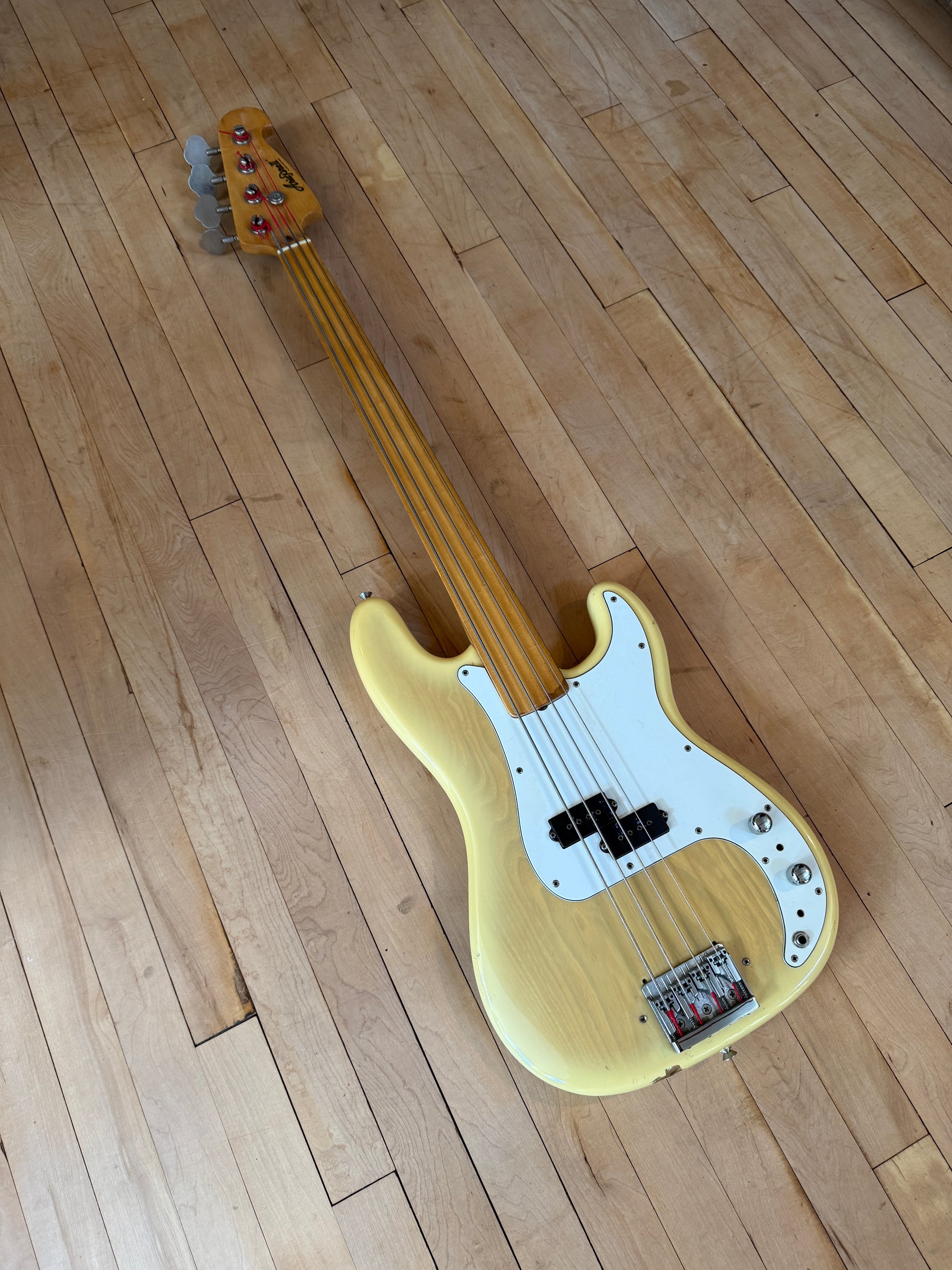 1979 Aria Pro II Fretless Bass Guitar - Vintage Bass Room