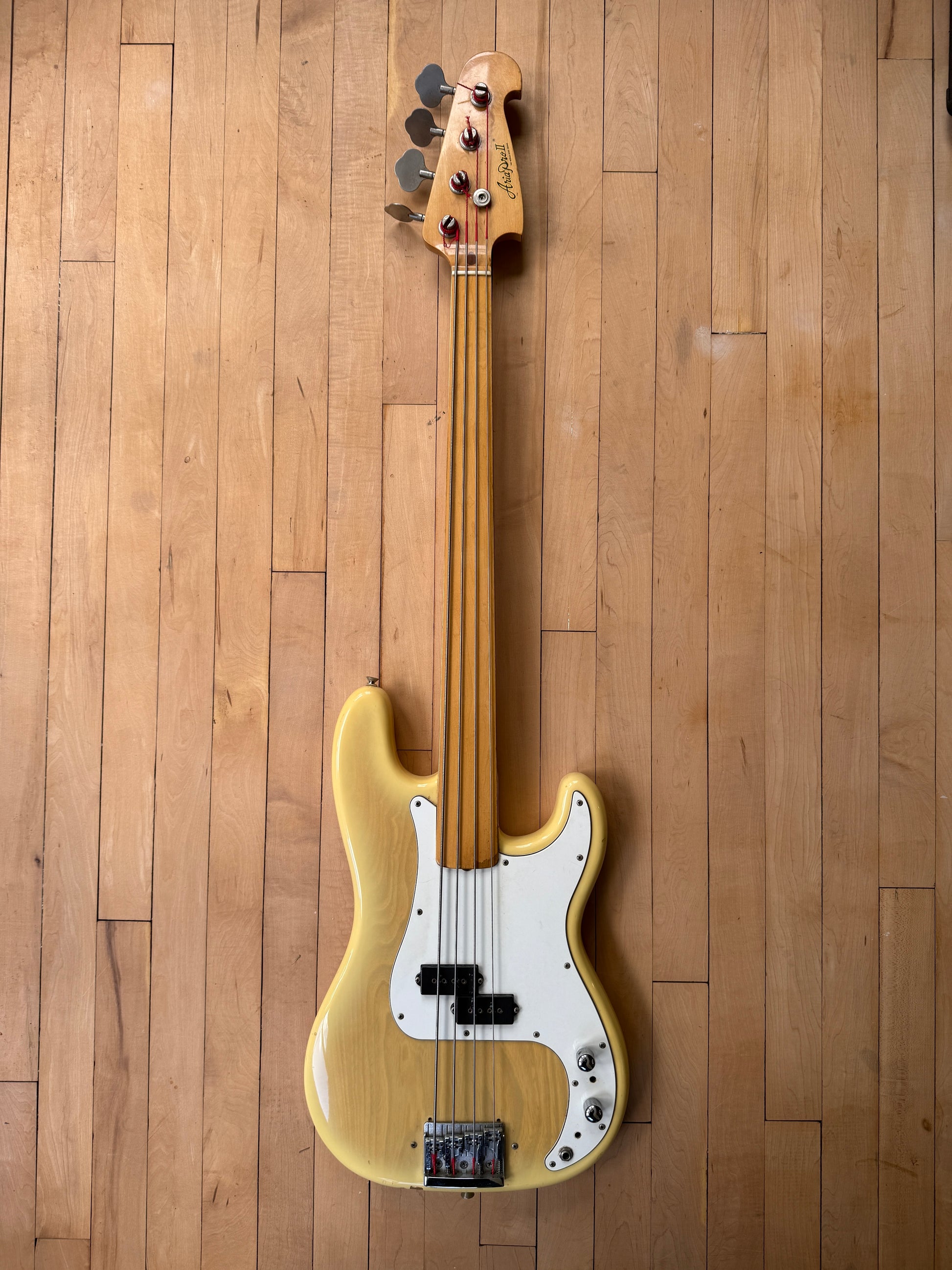 1979 Aria Pro II Fretless Bass Guitar - Vintage Bass Room