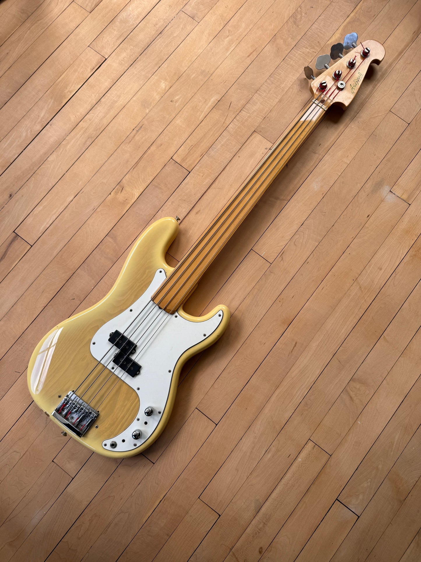 1979 Aria Pro II Fretless Bass Guitar - Vintage Bass Room