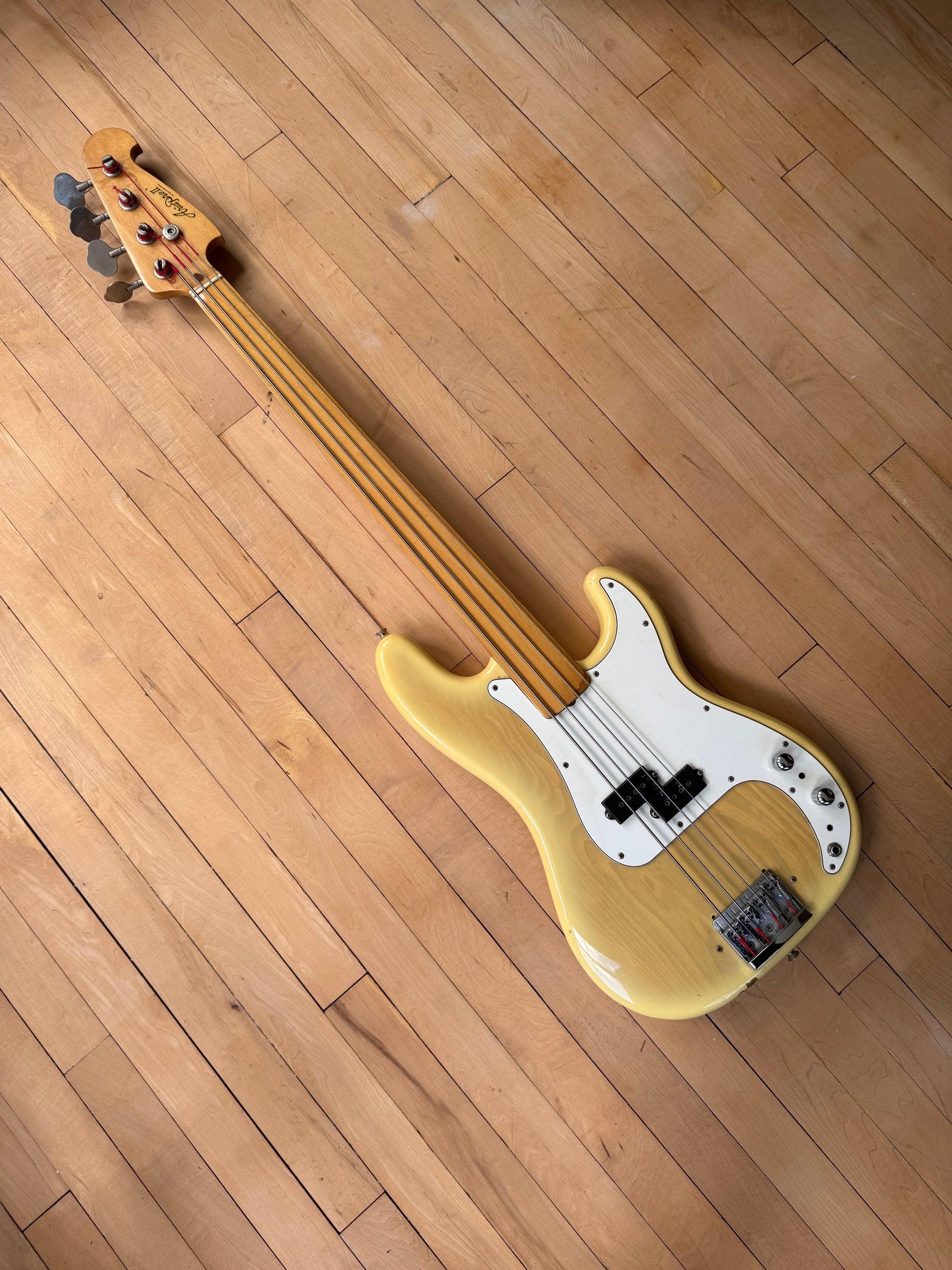 1979 Aria Pro II Fretless Bass Guitar - Vintage Bass Room
