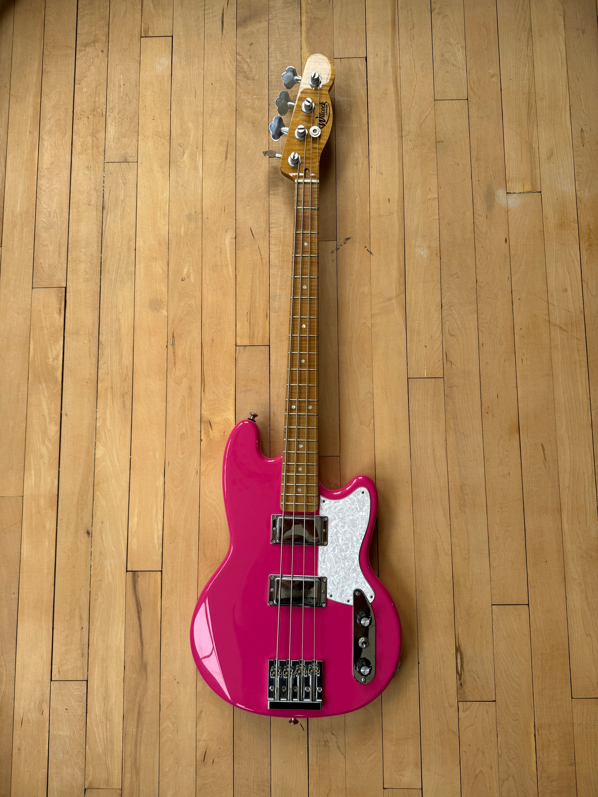 2024 Wilcock Mullarkey Bass Guitar 30" Scale Pink - Vintage Bass Room
