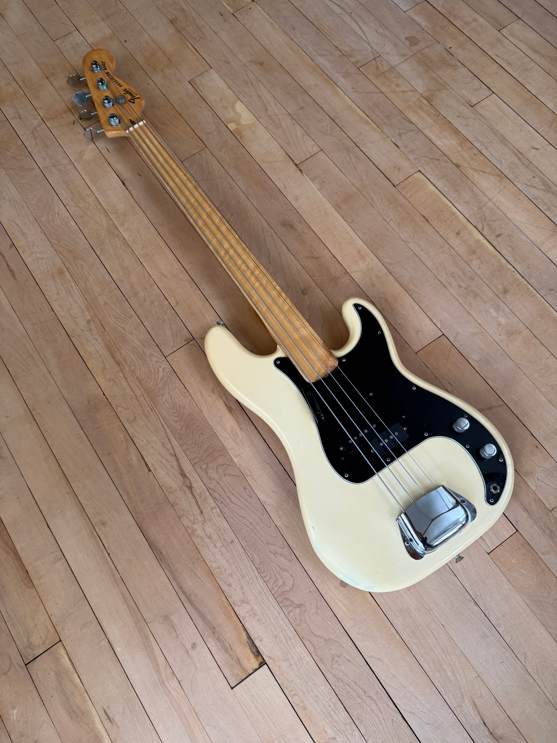 1978 Fender Precision Fretless Bass Guitar Olympic White - Vintage Bass Room