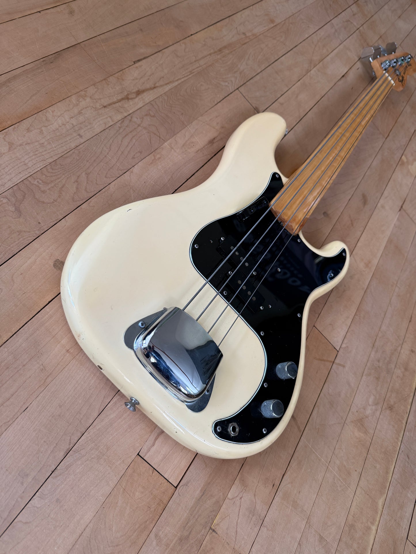 1978 Fender Precision Fretless Bass Guitar Olympic White - Vintage Bass Room