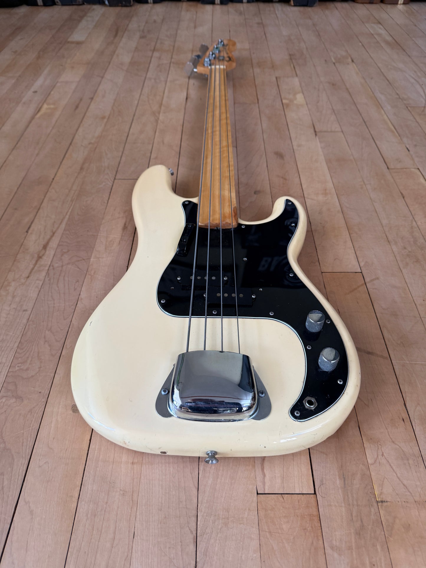 1978 Fender Precision Fretless Bass Guitar Olympic White - Vintage Bass Room