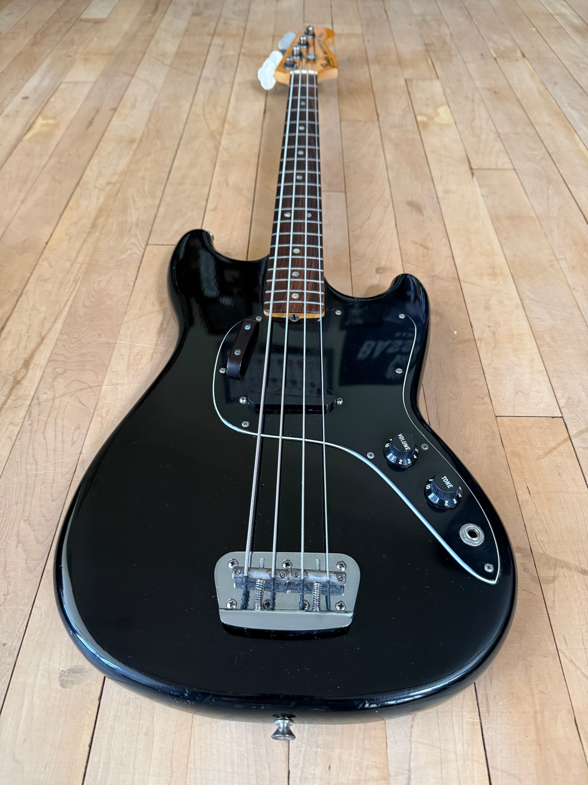 1978 Fender Musicmaster Bass Guitar Black Short Scale - Vintage Bass Room