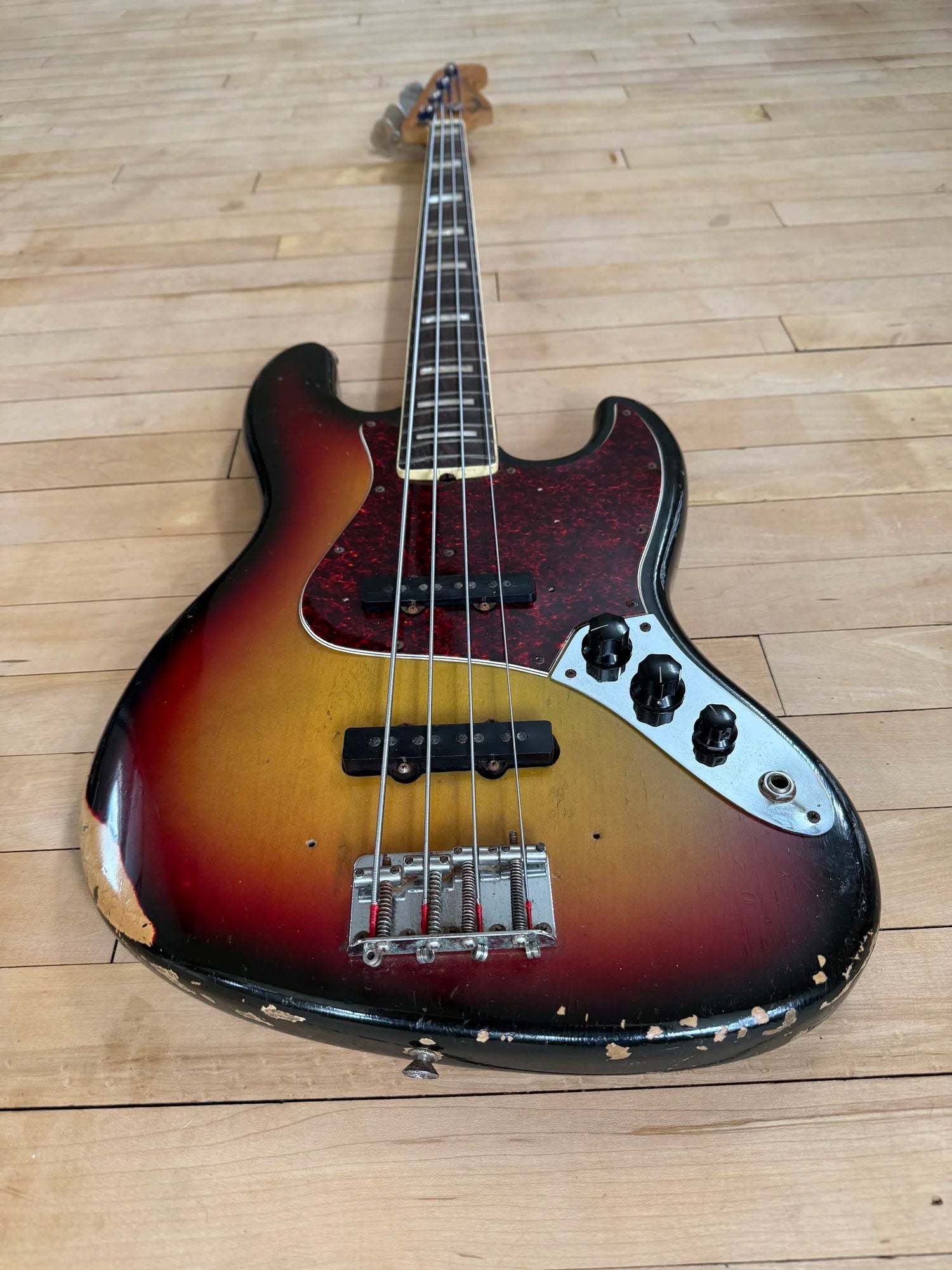 1972 Fender Jazz Bass Guitar Sunburst - Vintage Bass Room