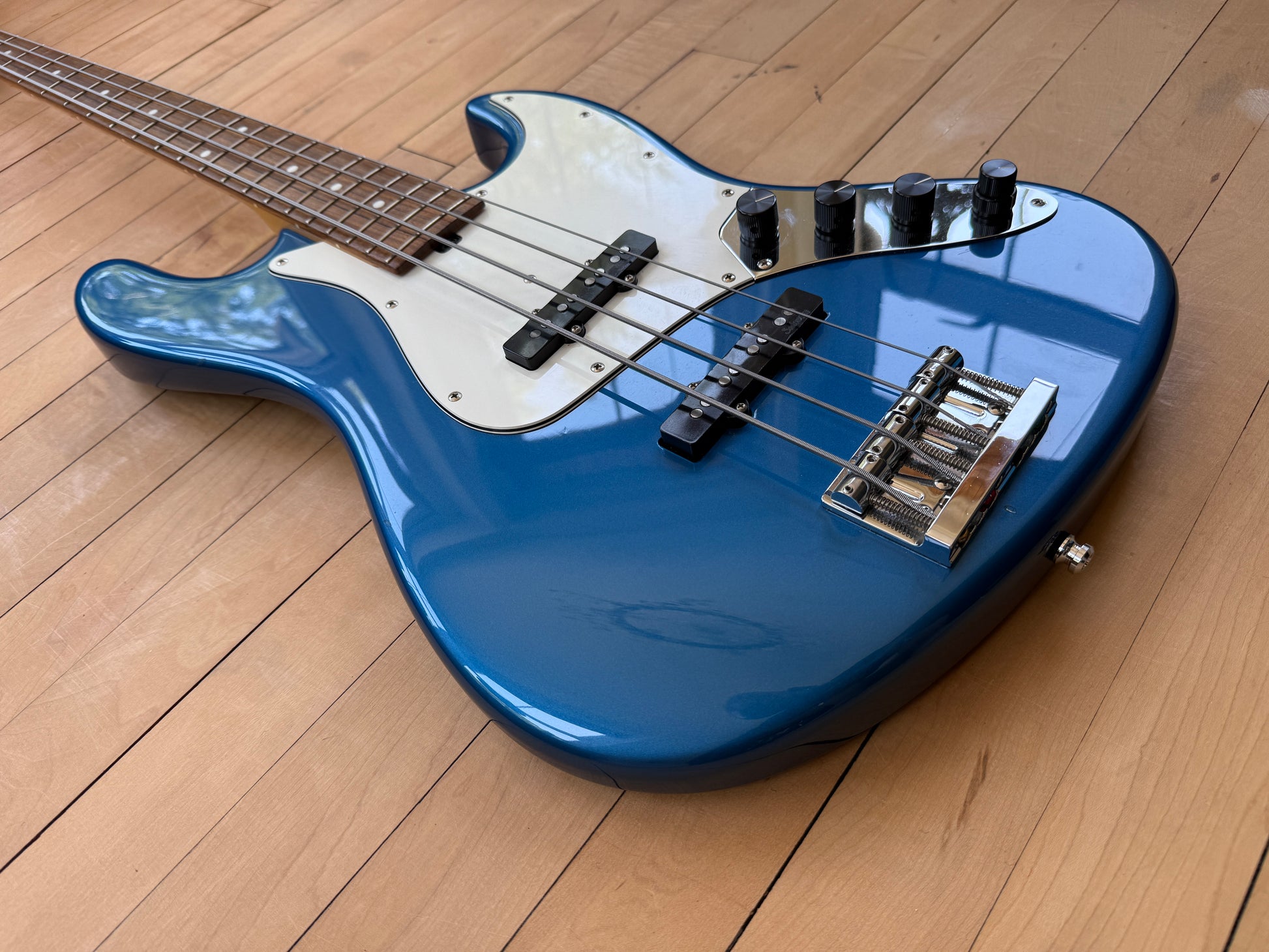 2005 Sadowsky Metroline Jazz Bass Lake Placid Blue - Vintage Bass Room