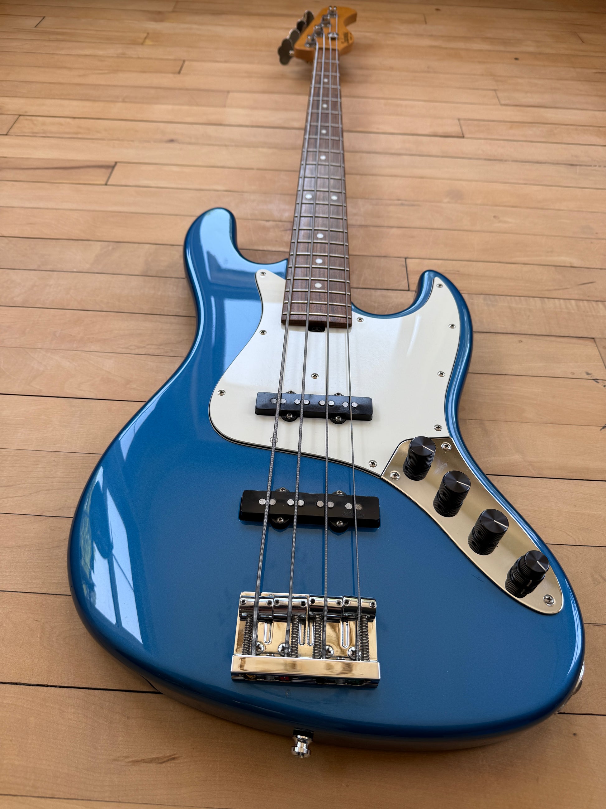 2005 Sadowsky Metroline Jazz Bass Lake Placid Blue - Vintage Bass Room