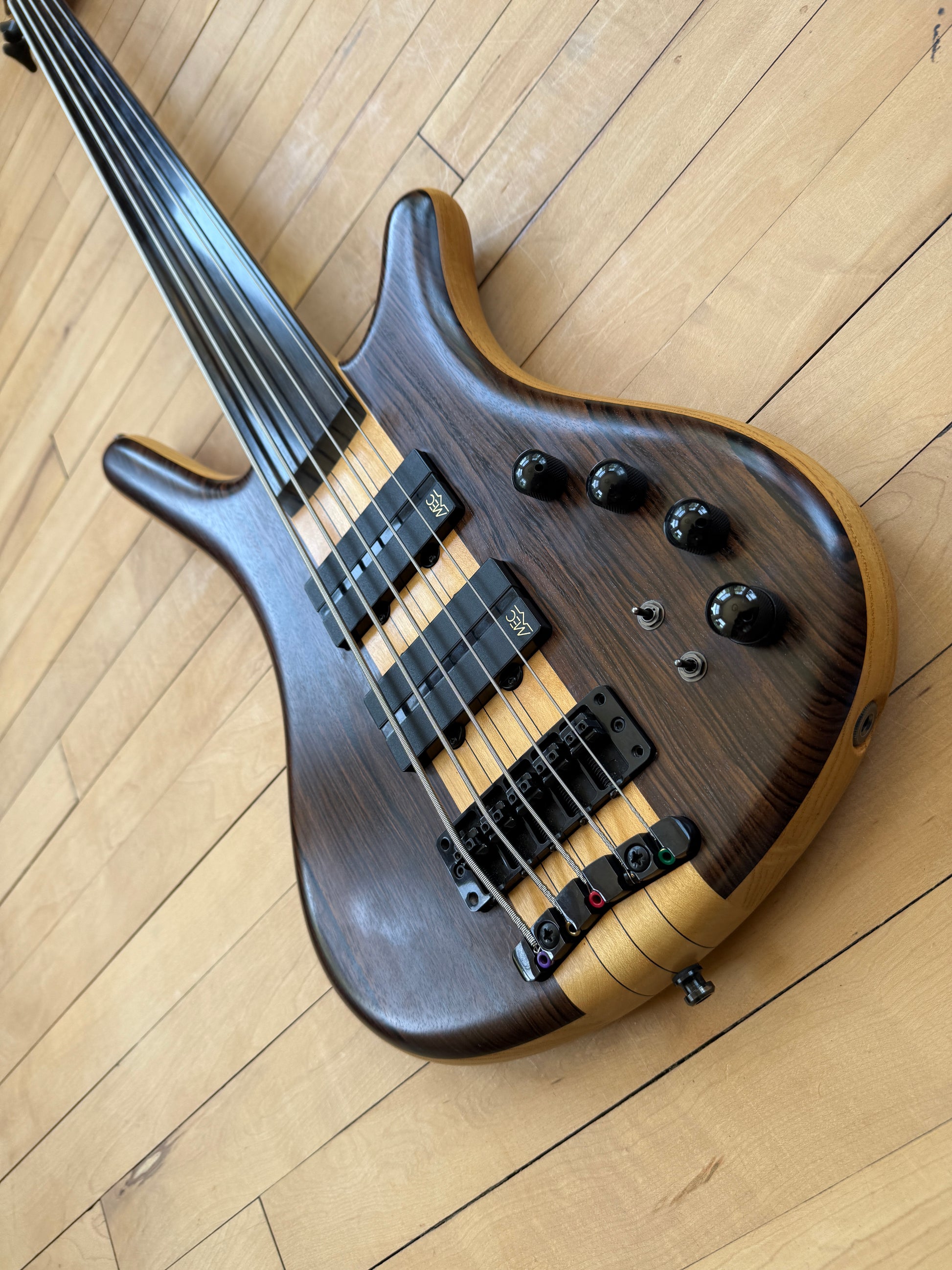 2010 Warwick Corvette NT Ltd 5 String Fretless Bass - Vintage Bass Room
