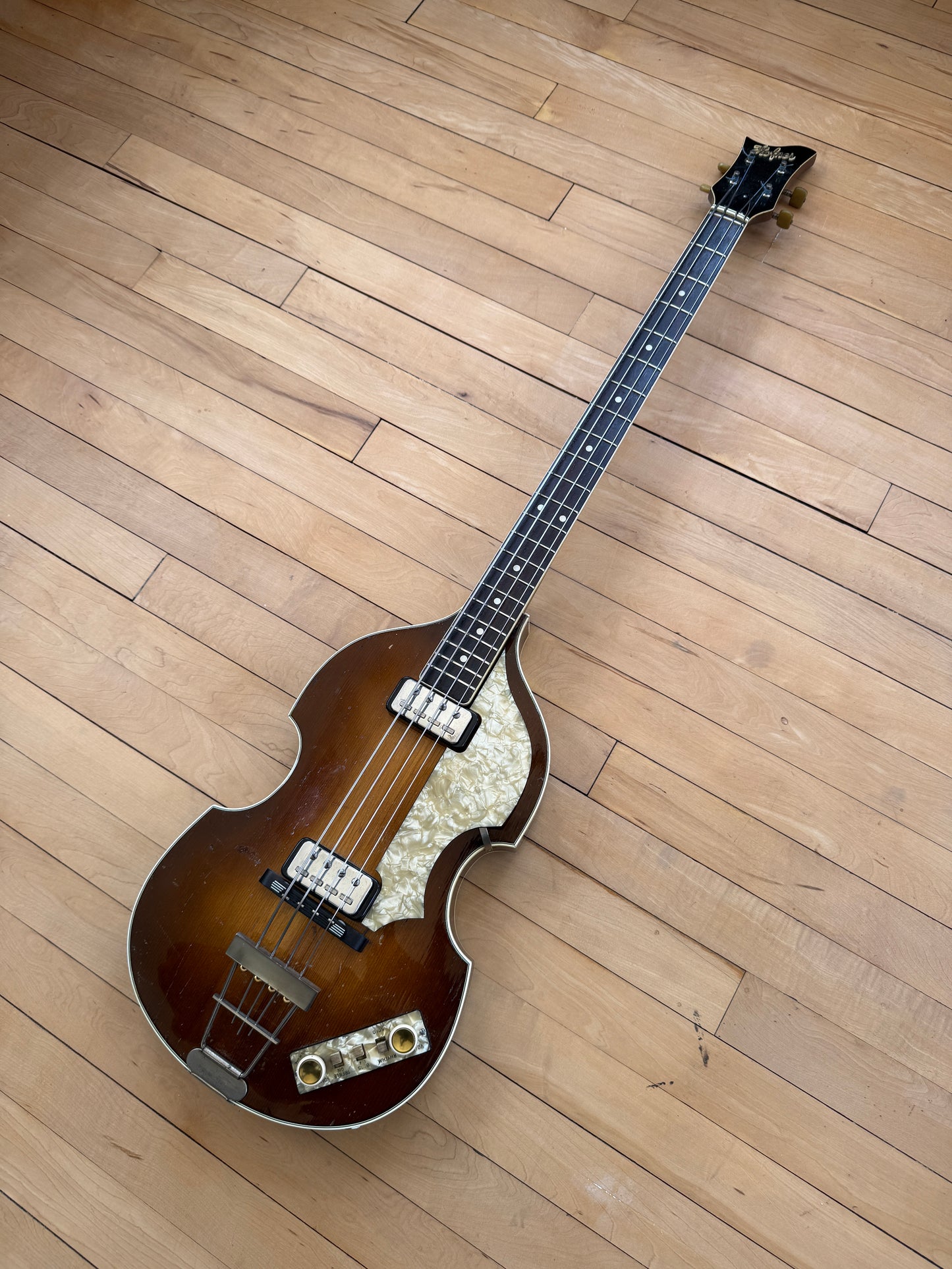 1964 Hofner 500/1 Violin Bass Guitar Sunburst - Vintage Bass Room