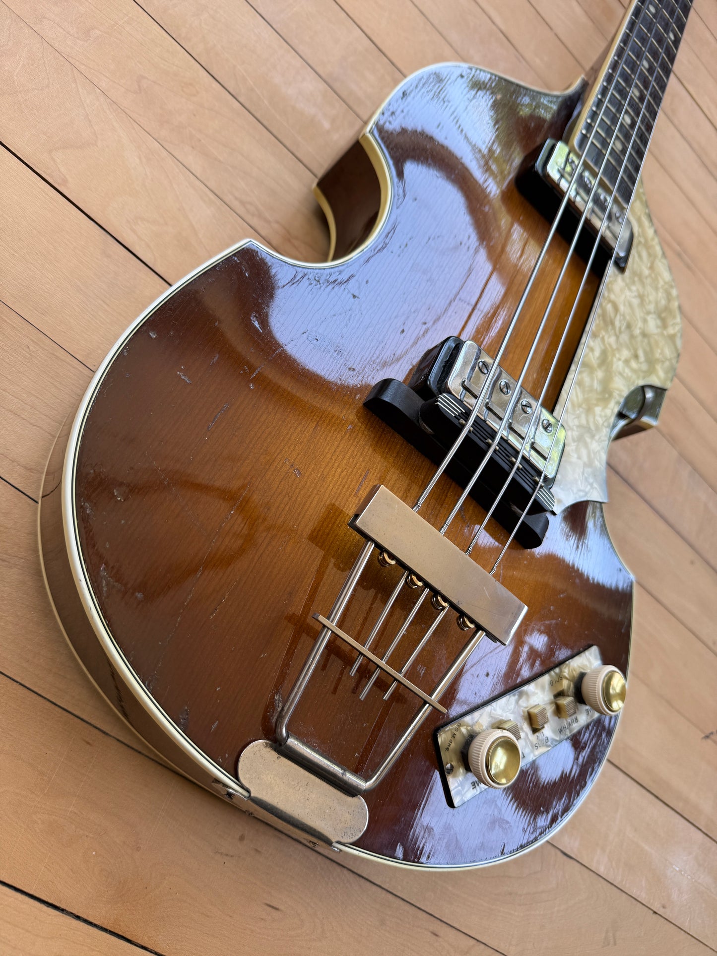 1964 Hofner 500/1 Violin Bass Guitar Sunburst - Vintage Bass Room
