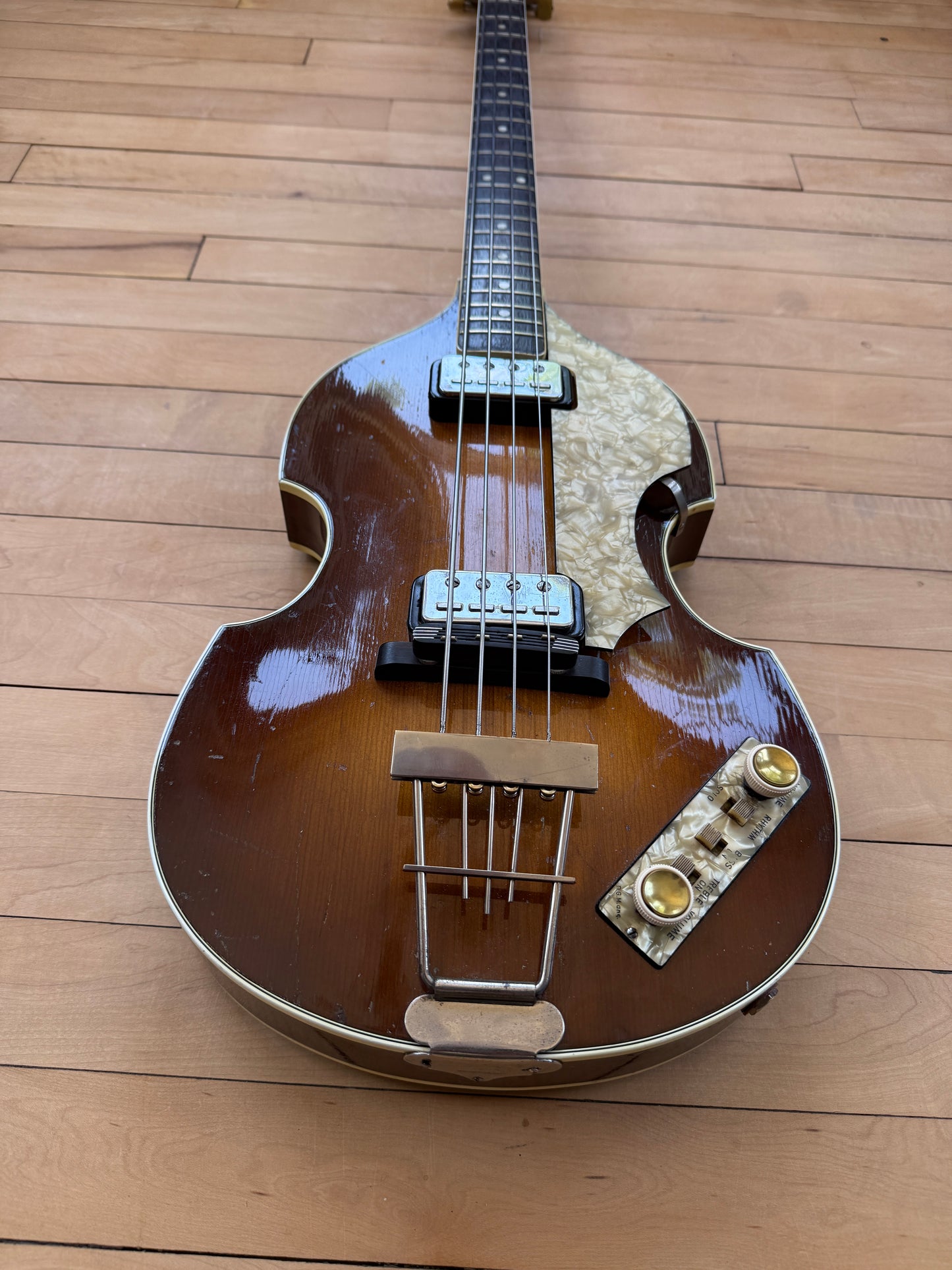 1964 Hofner 500/1 Violin Bass Guitar Sunburst - Vintage Bass Room