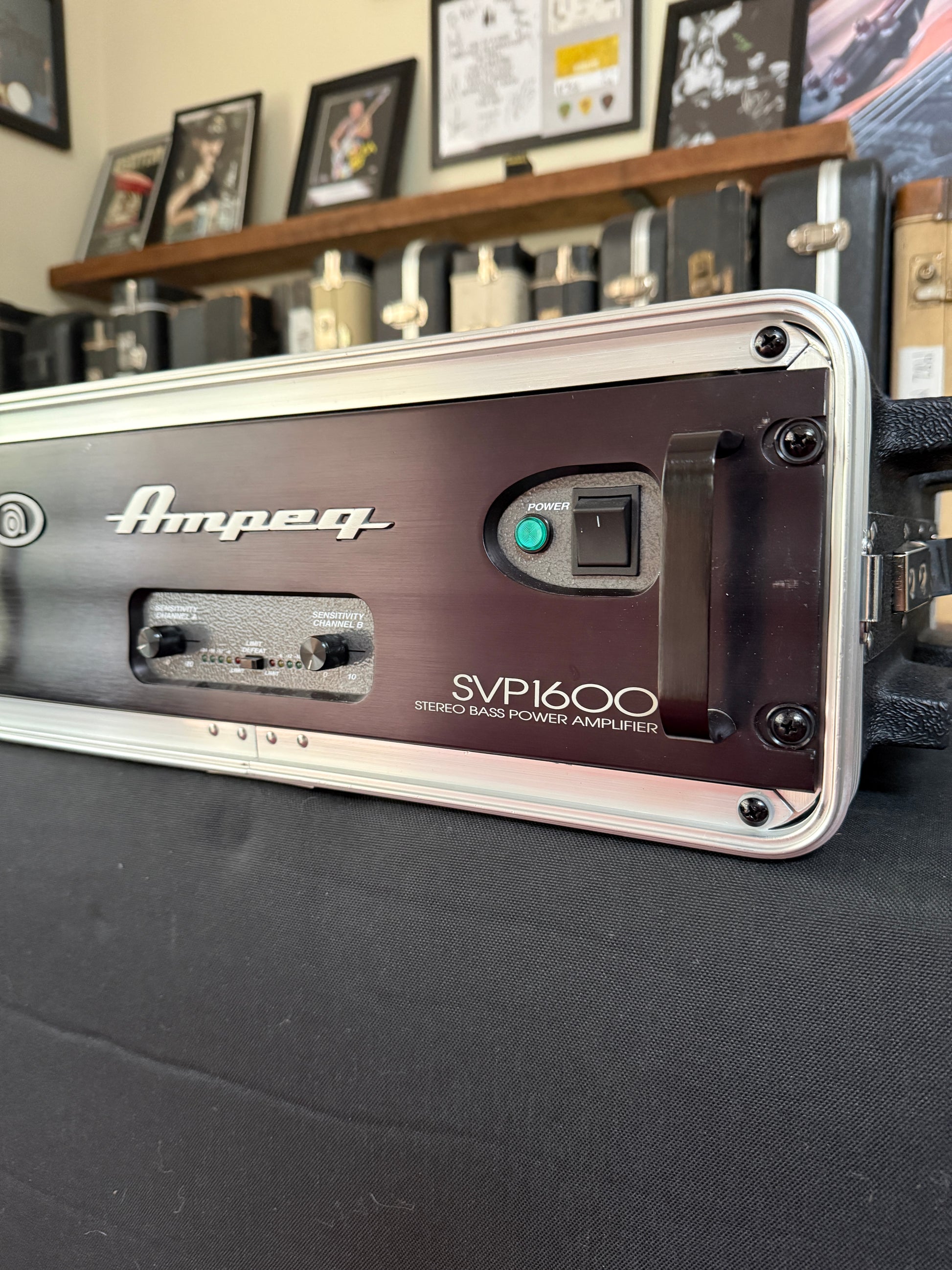 Ampeg SVP-1600 Bass Power Amp - Vintage Bass Room