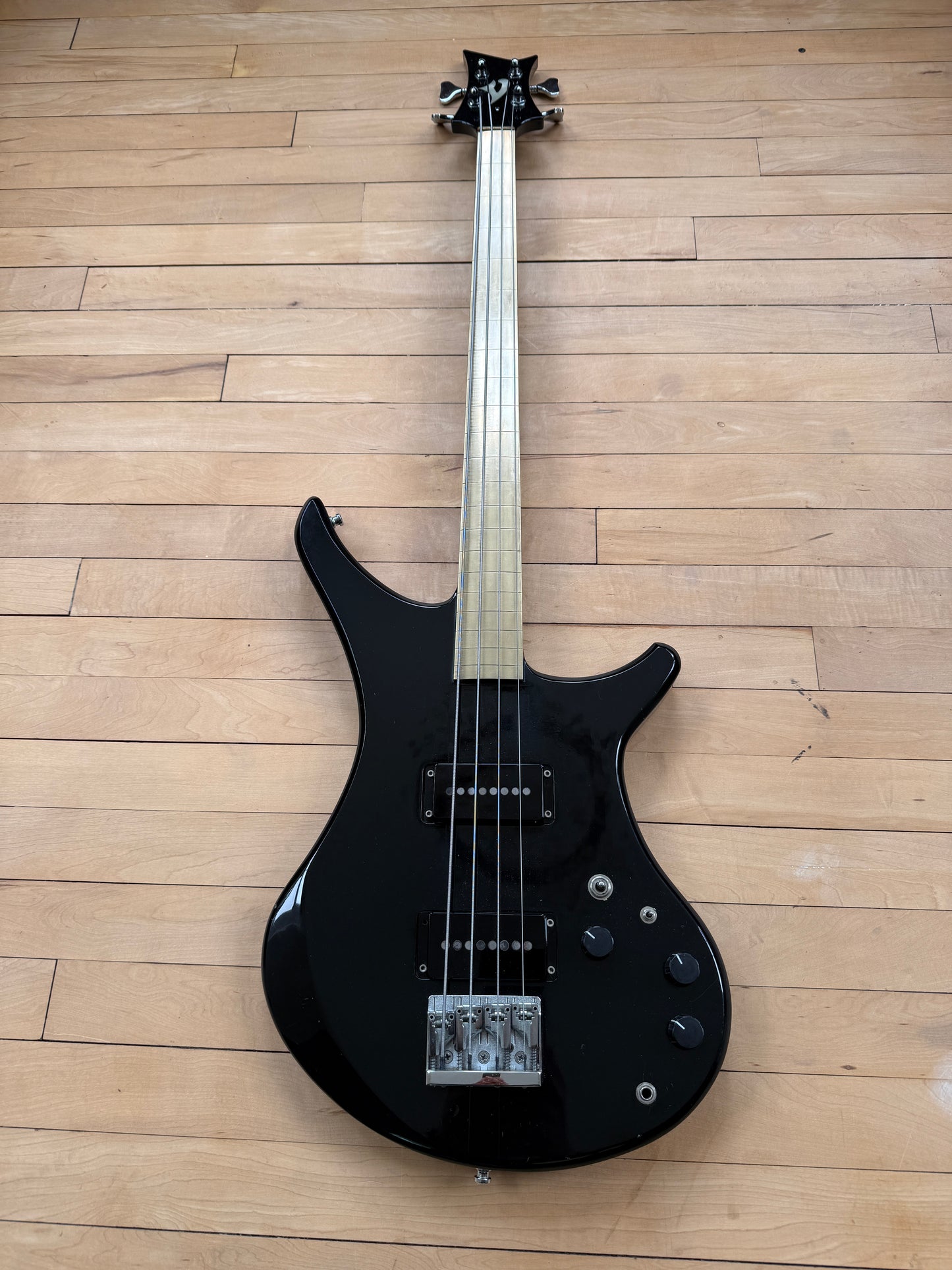 Vigier Passion Fretless VP4EF Bass Guitar Black