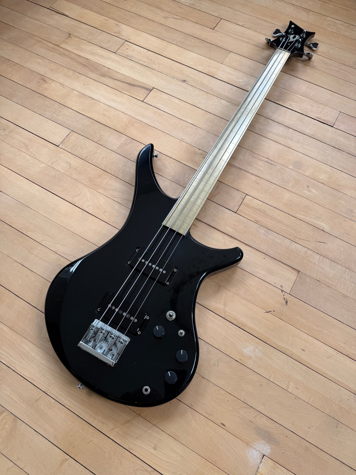 Vigier Passion Fretless VP4EF Bass Guitar Black