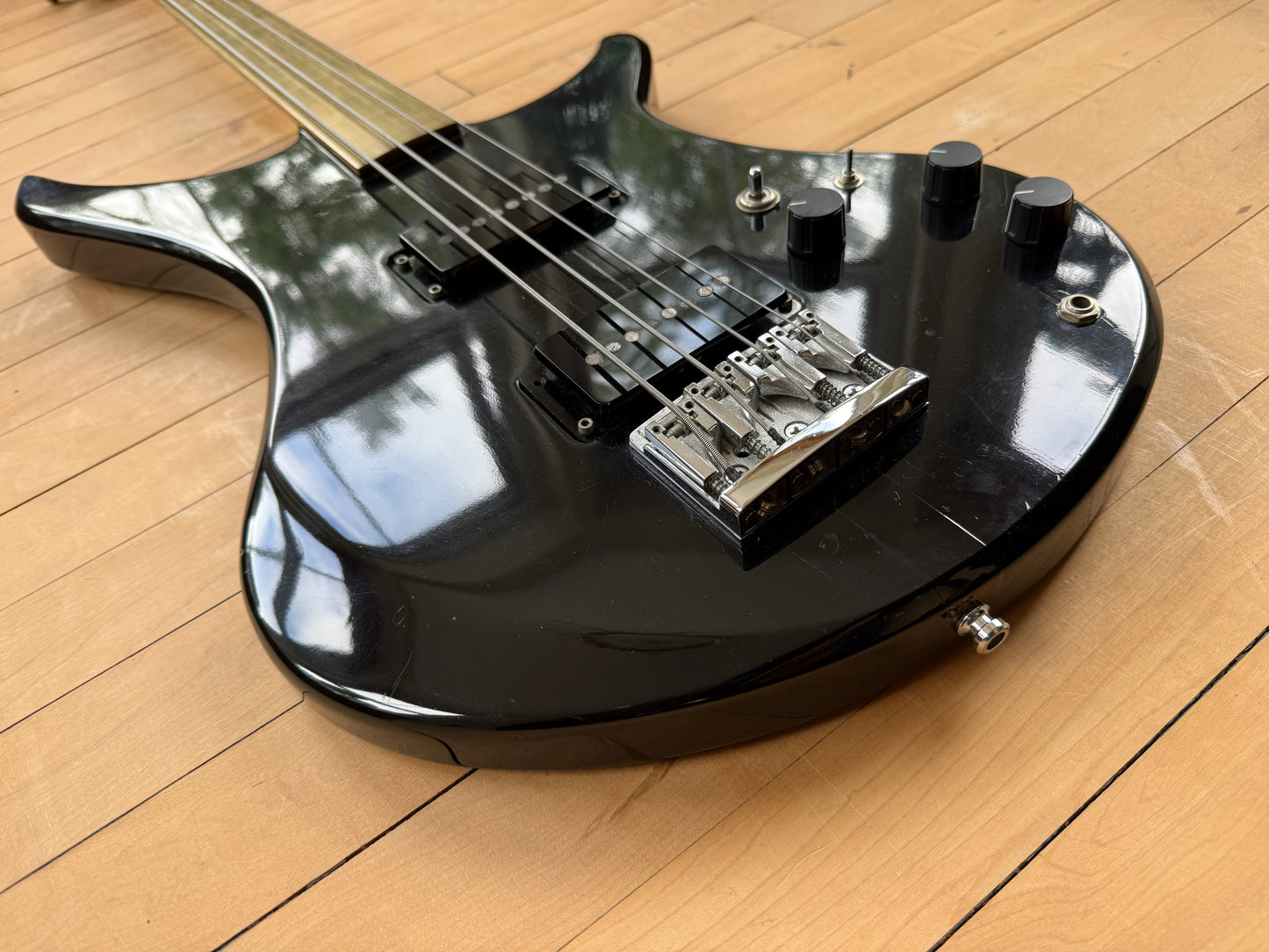 Vigier Passion Fretless VP4EF Bass Guitar Black