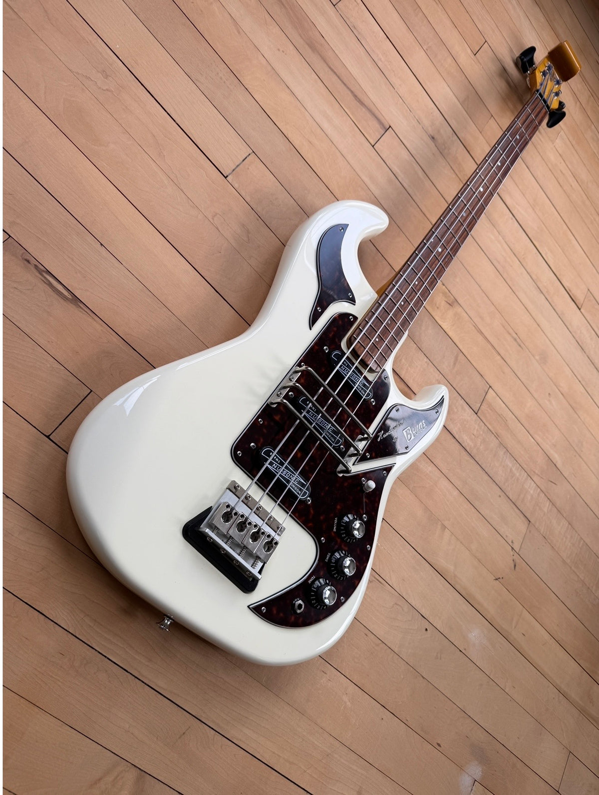 2006 Burns Shadow Bass Guitar White