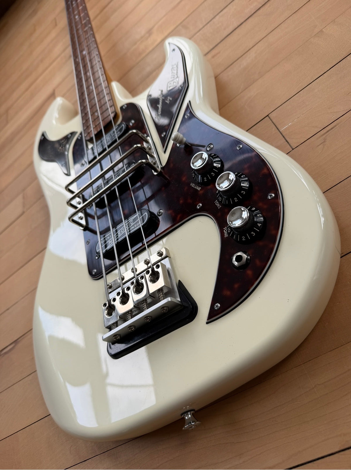 2006 Burns Shadow Bass Guitar White