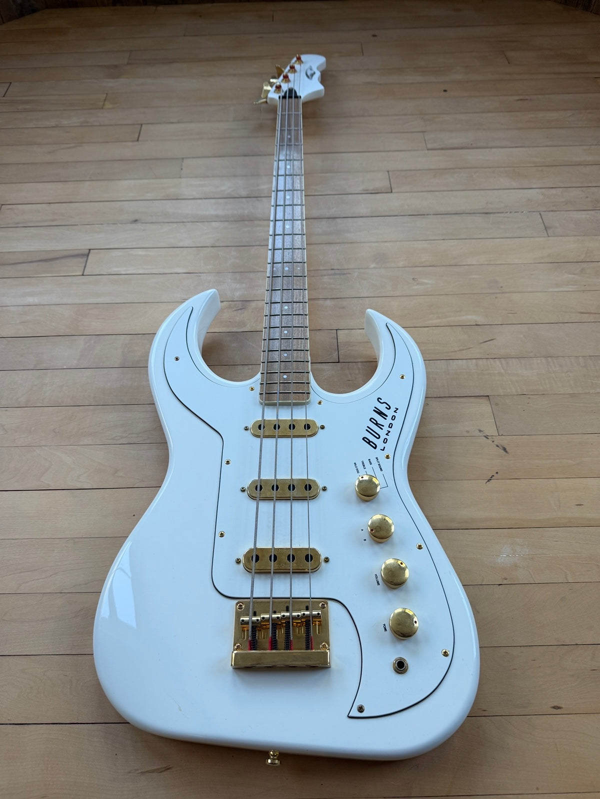 2005 Burns Bison Bass Guitar White