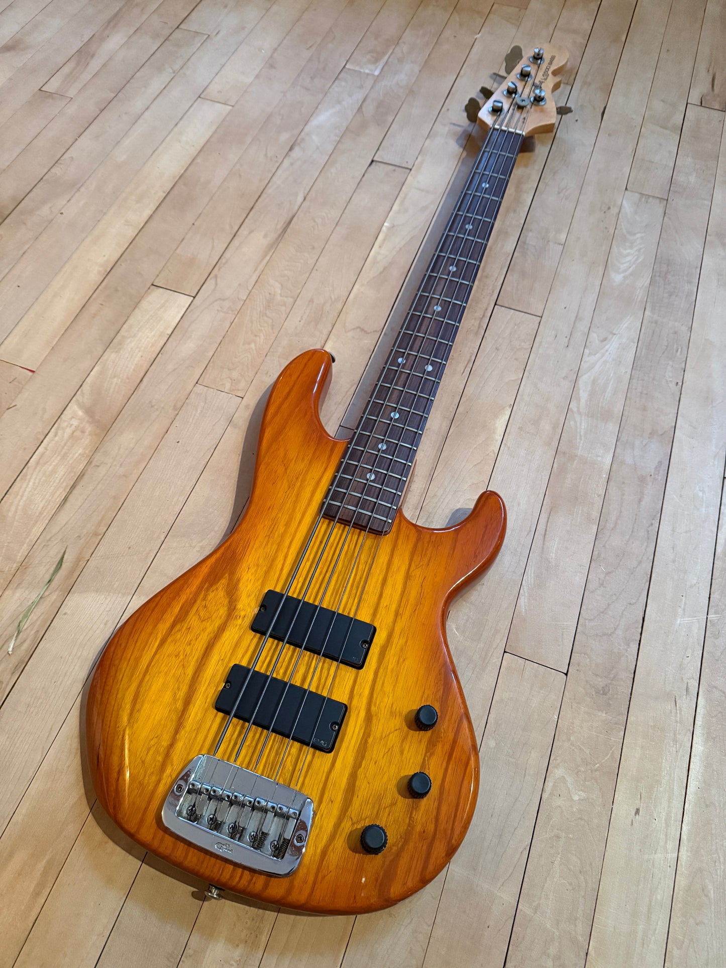 G&L 5500 Bass Guitar in Honeyburst - Vintage Bass Room