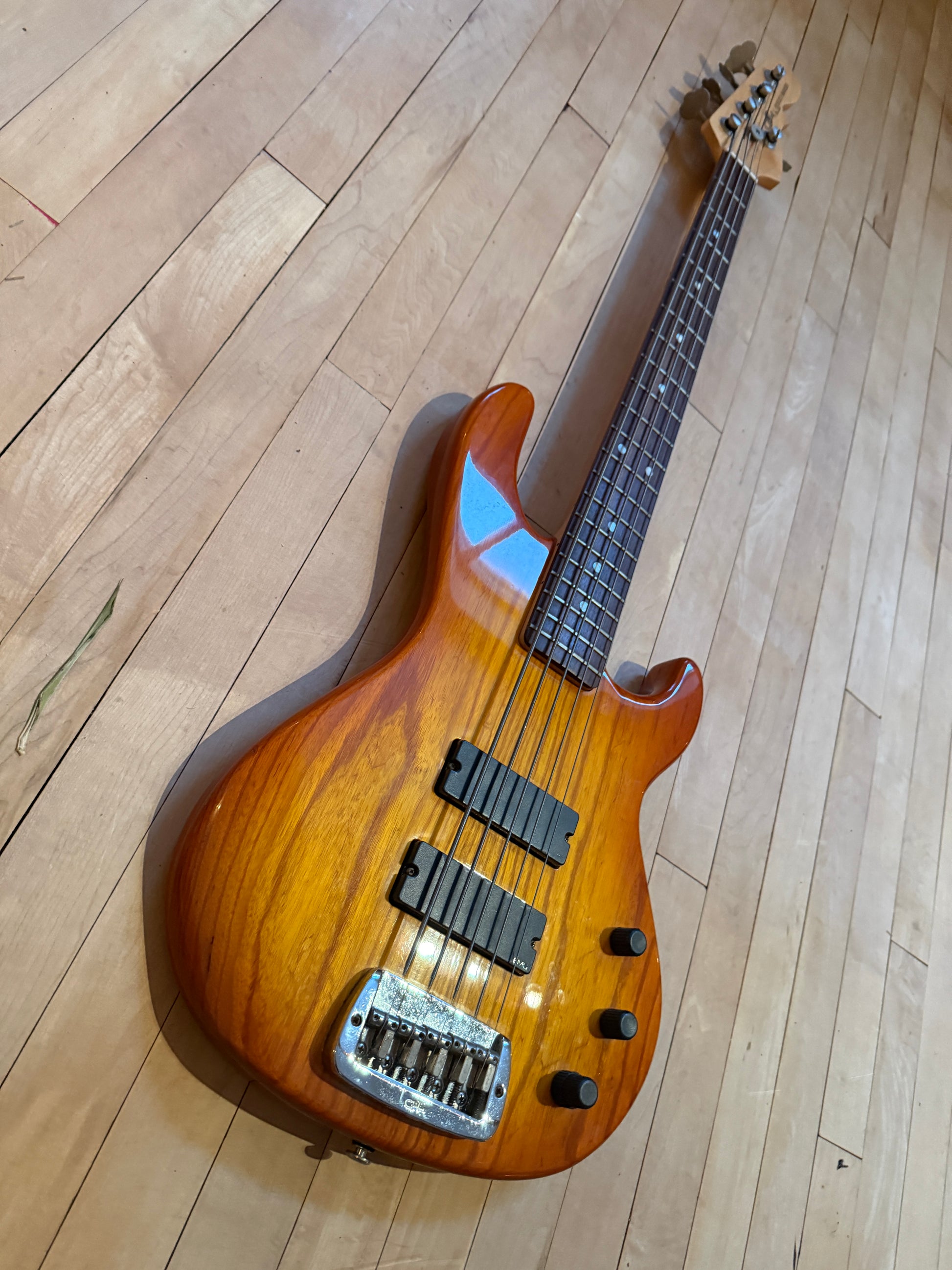 G&L 5500 Bass Guitar in Honeyburst - Vintage Bass Room