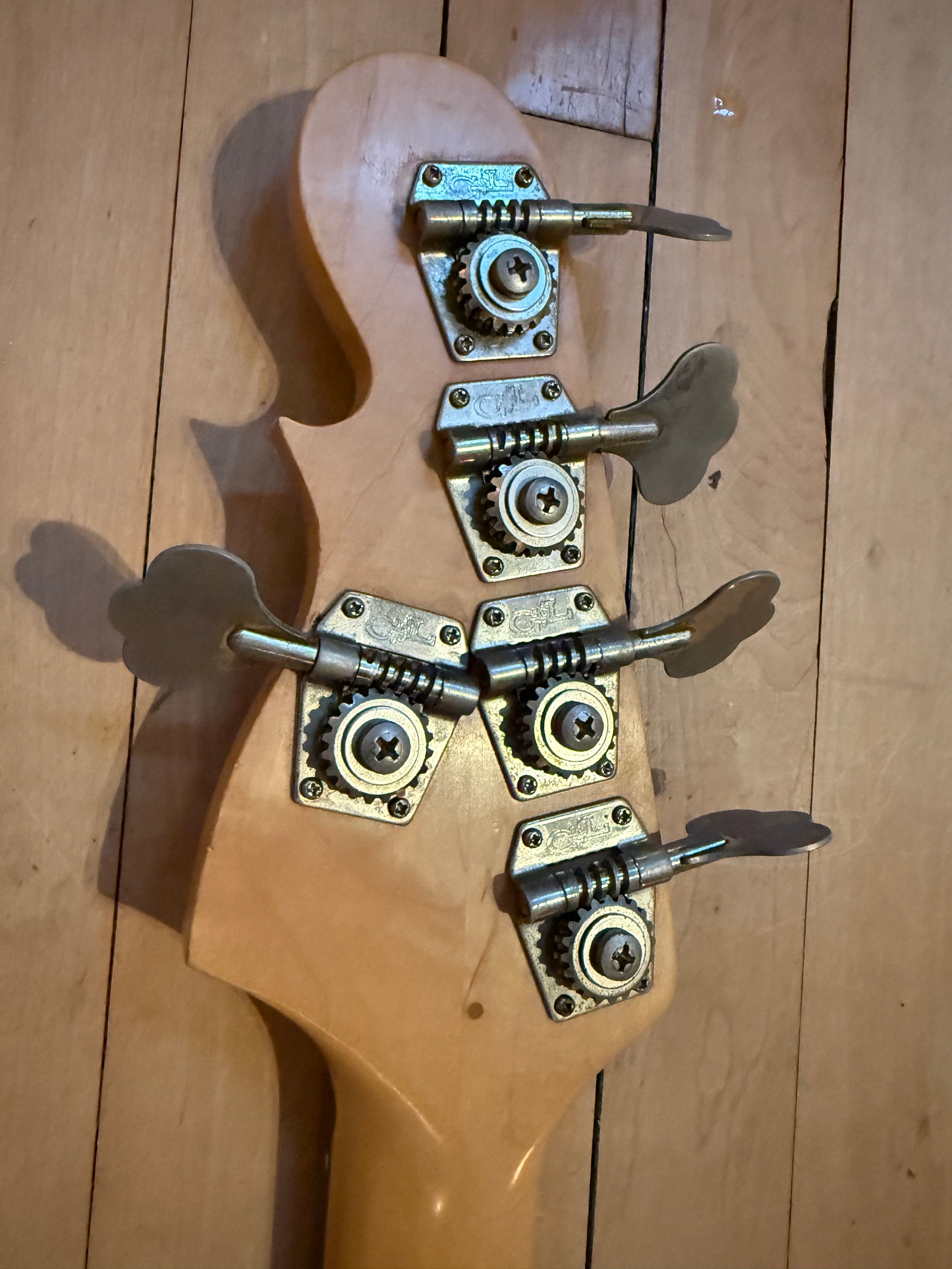 G&L 5500 Bass Guitar in Honeyburst - Vintage Bass Room