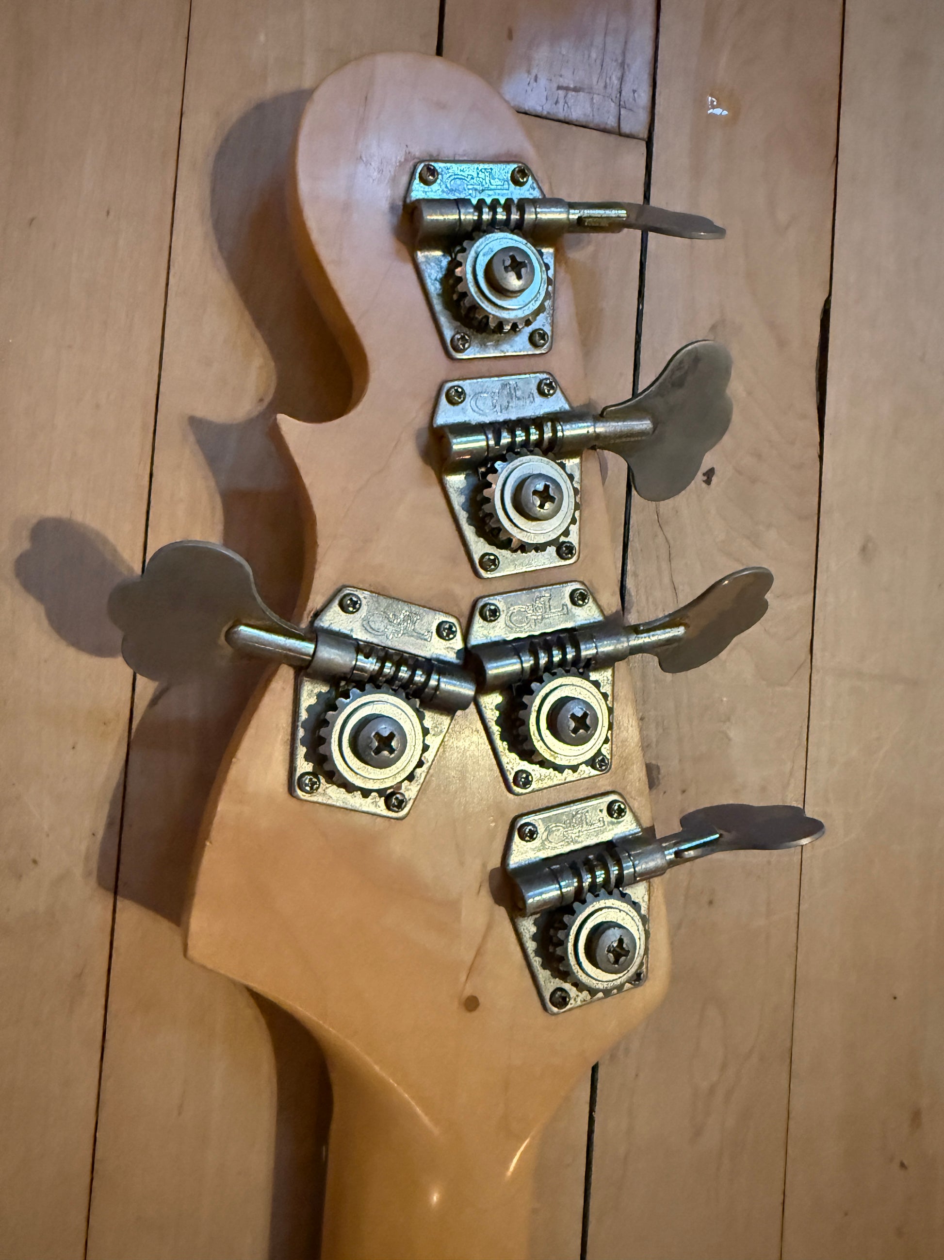 G&L 5500 Bass Guitar in Honeyburst - Vintage Bass Room