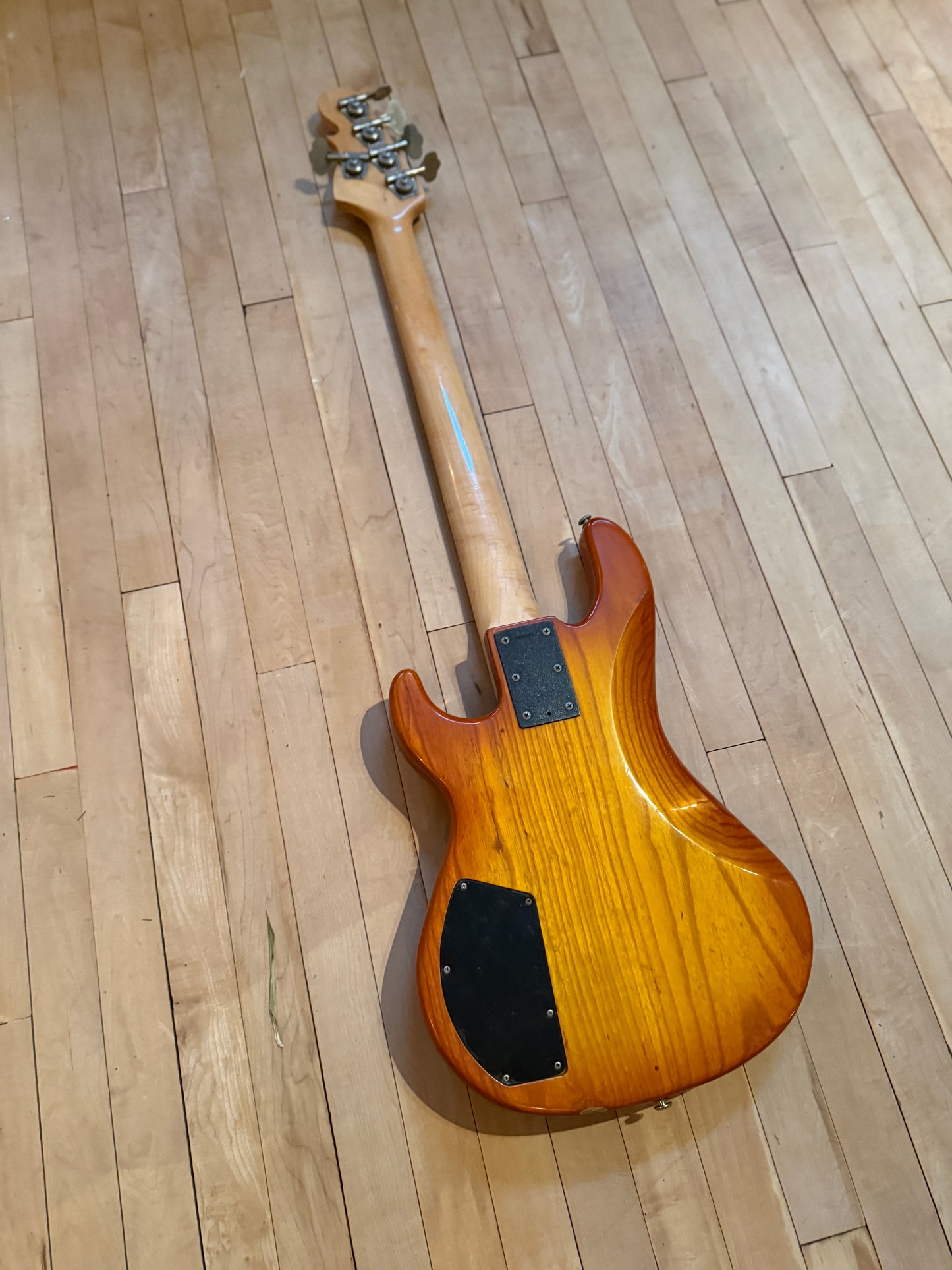 G&L 5500 Bass Guitar in Honeyburst - Vintage Bass Room