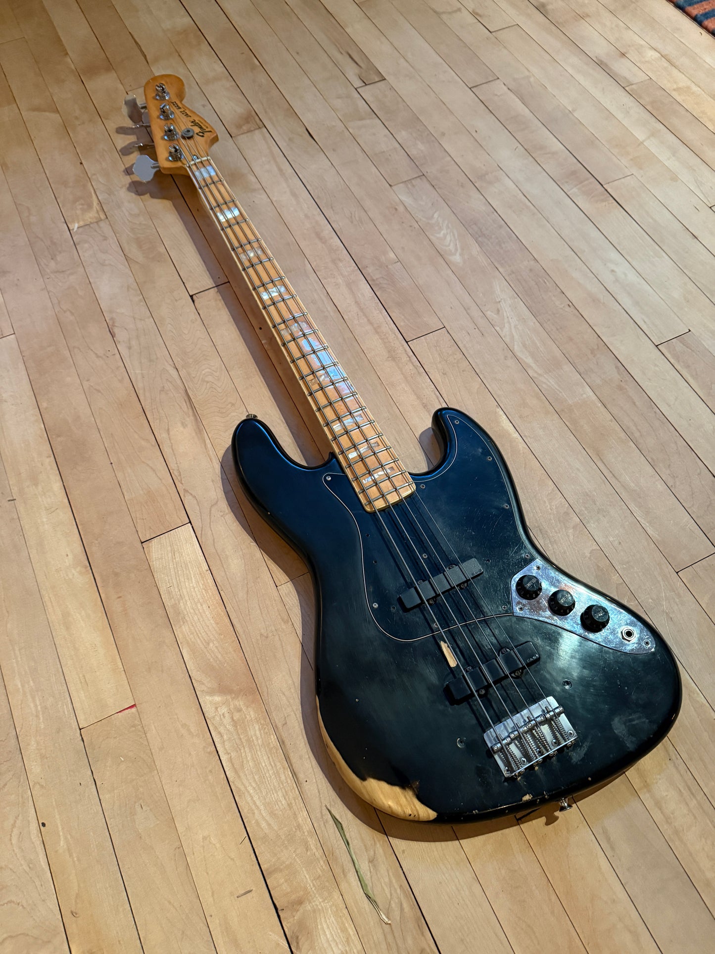 1977 Fender Jazz Bass Guitar Black & Maple - Vintage Bass Room