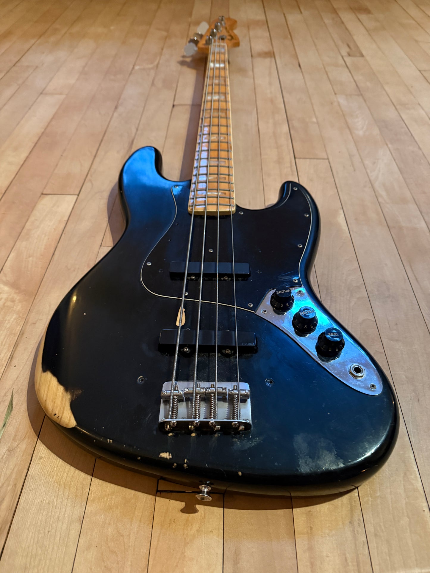 1977 Fender Jazz Bass Guitar Black & Maple - Vintage Bass Room