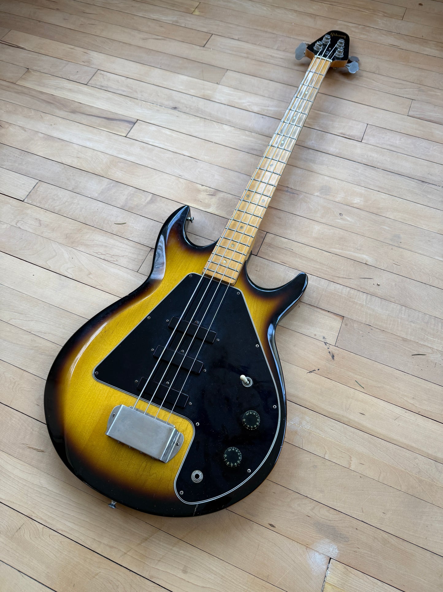 1978 Gibson G3 Bass Guitar Sunburst - Vintage Bass Room