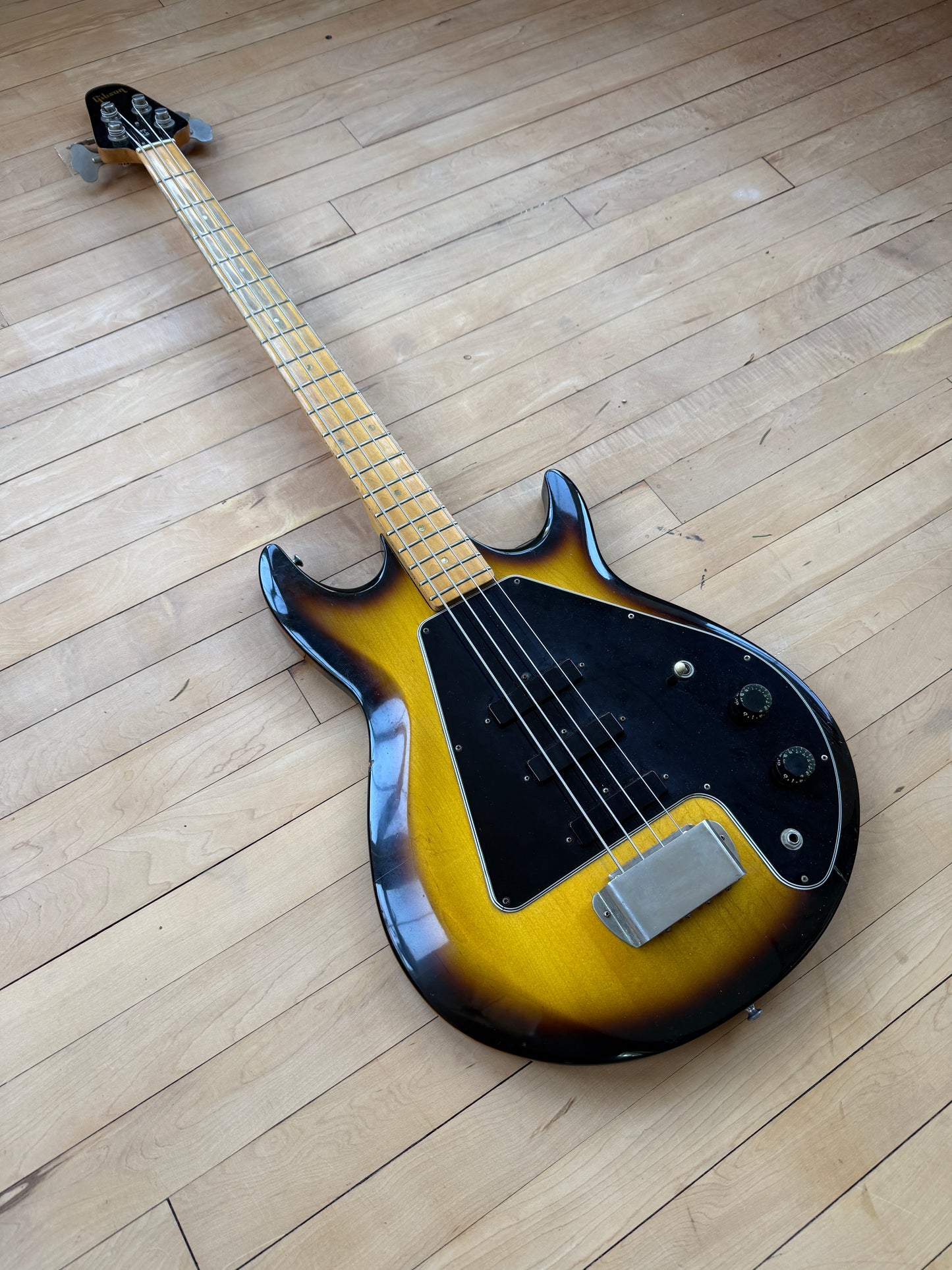 1978 Gibson G3 Bass Guitar Sunburst - Vintage Bass Room