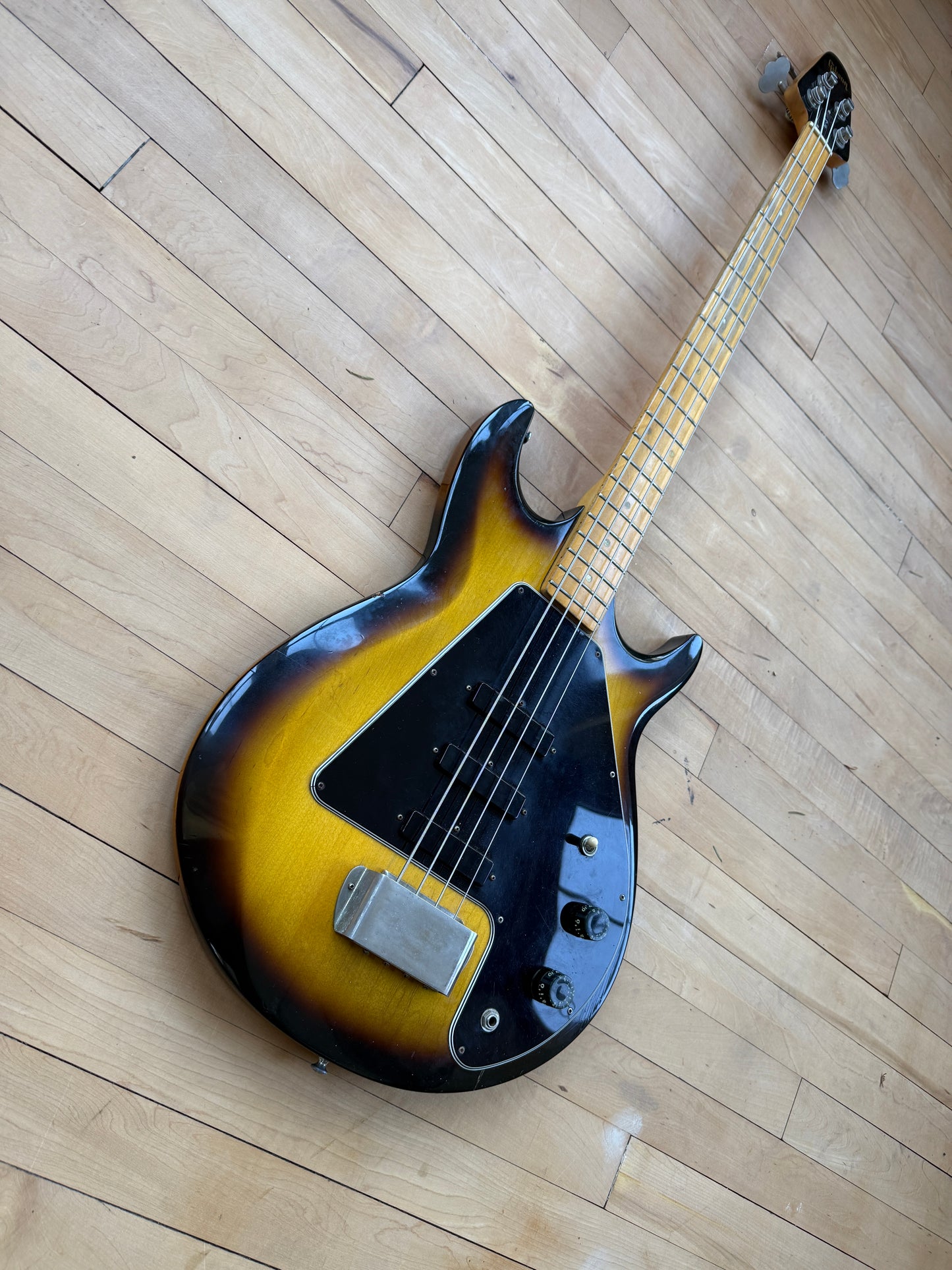 1978 Gibson G3 Bass Guitar Sunburst - Vintage Bass Room