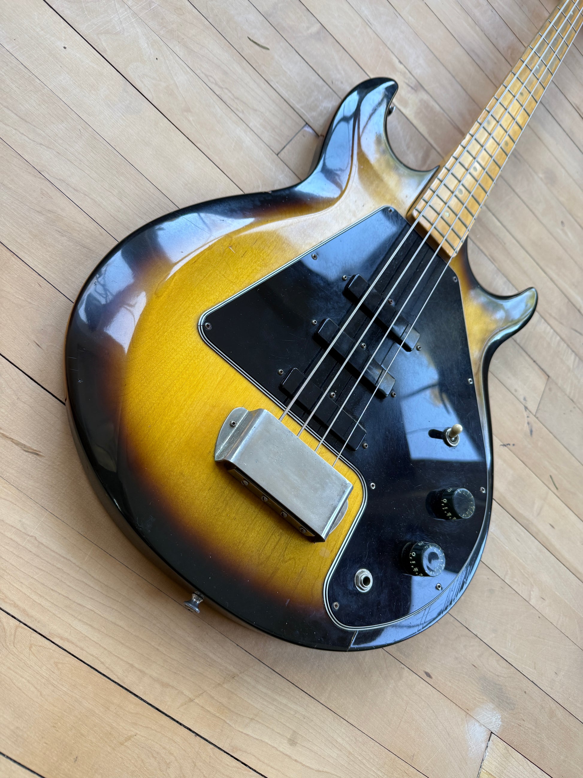 1978 Gibson G3 Bass Guitar Sunburst - Vintage Bass Room