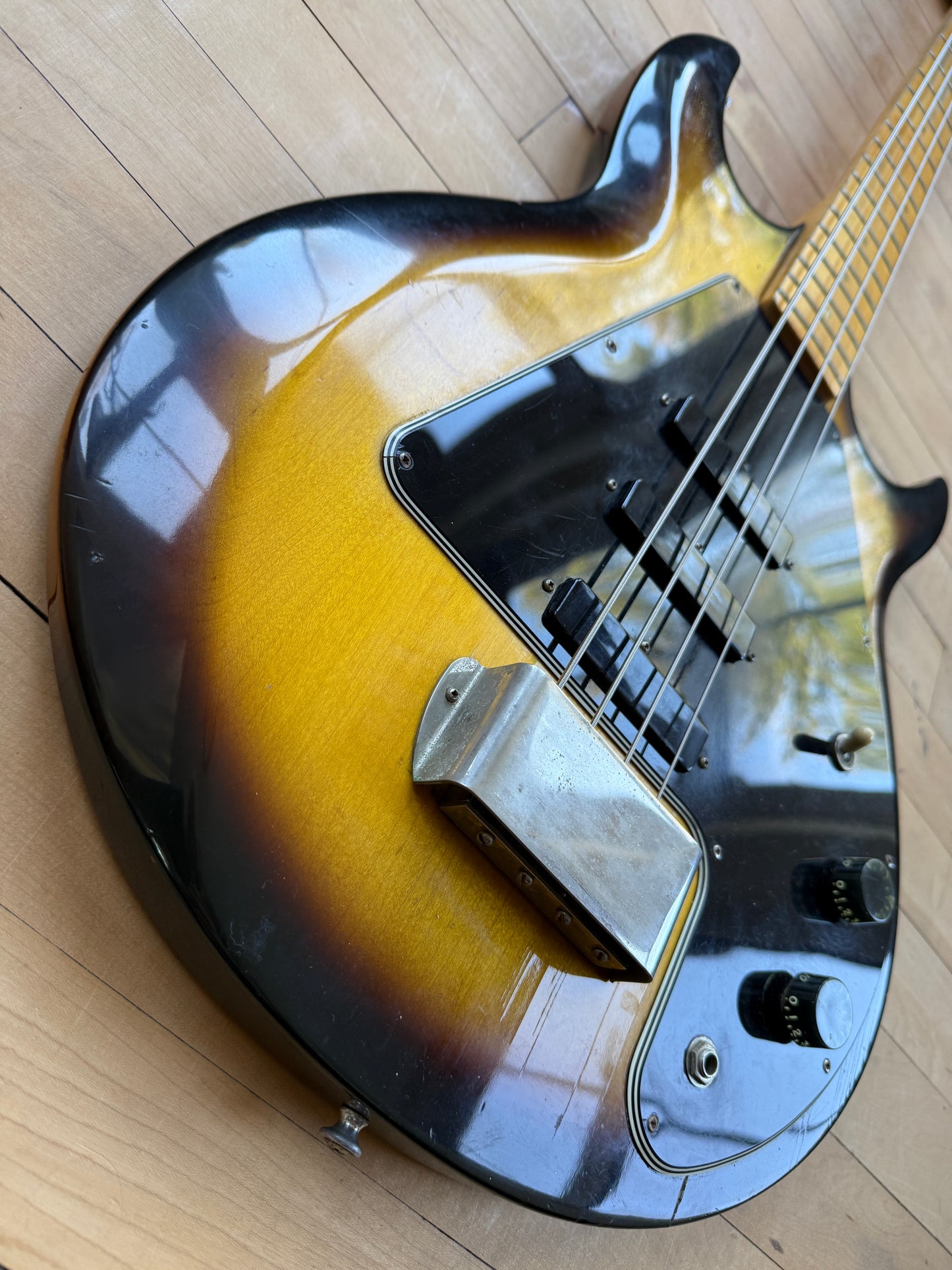 1978 Gibson G3 Bass Guitar Sunburst - Vintage Bass Room