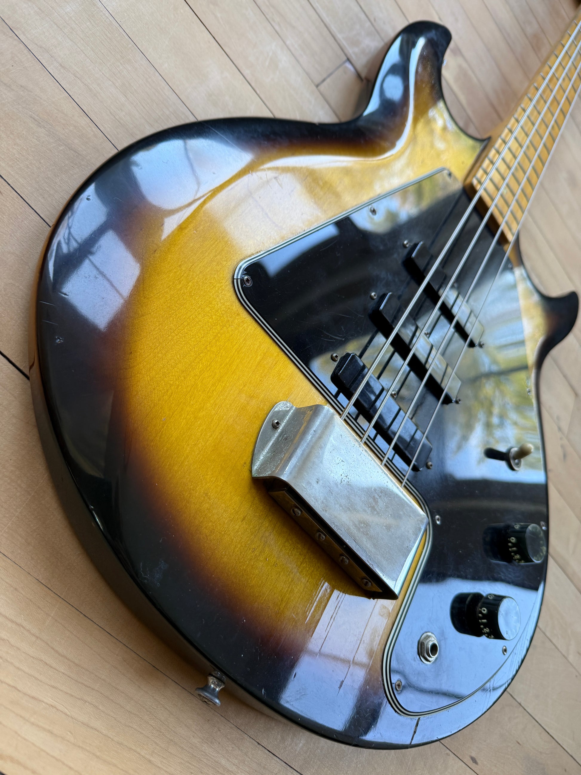 1978 Gibson G3 Bass Guitar Sunburst - Vintage Bass Room